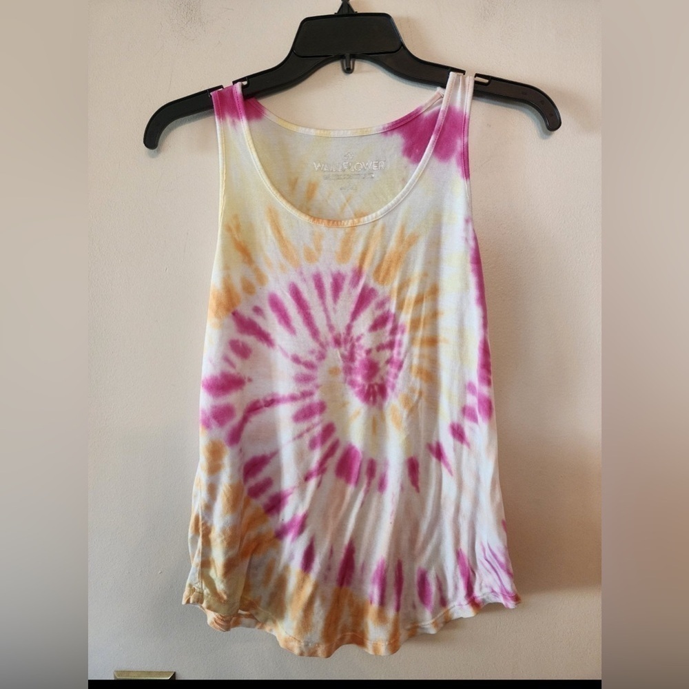 Wallflower tie tye tank Top size small